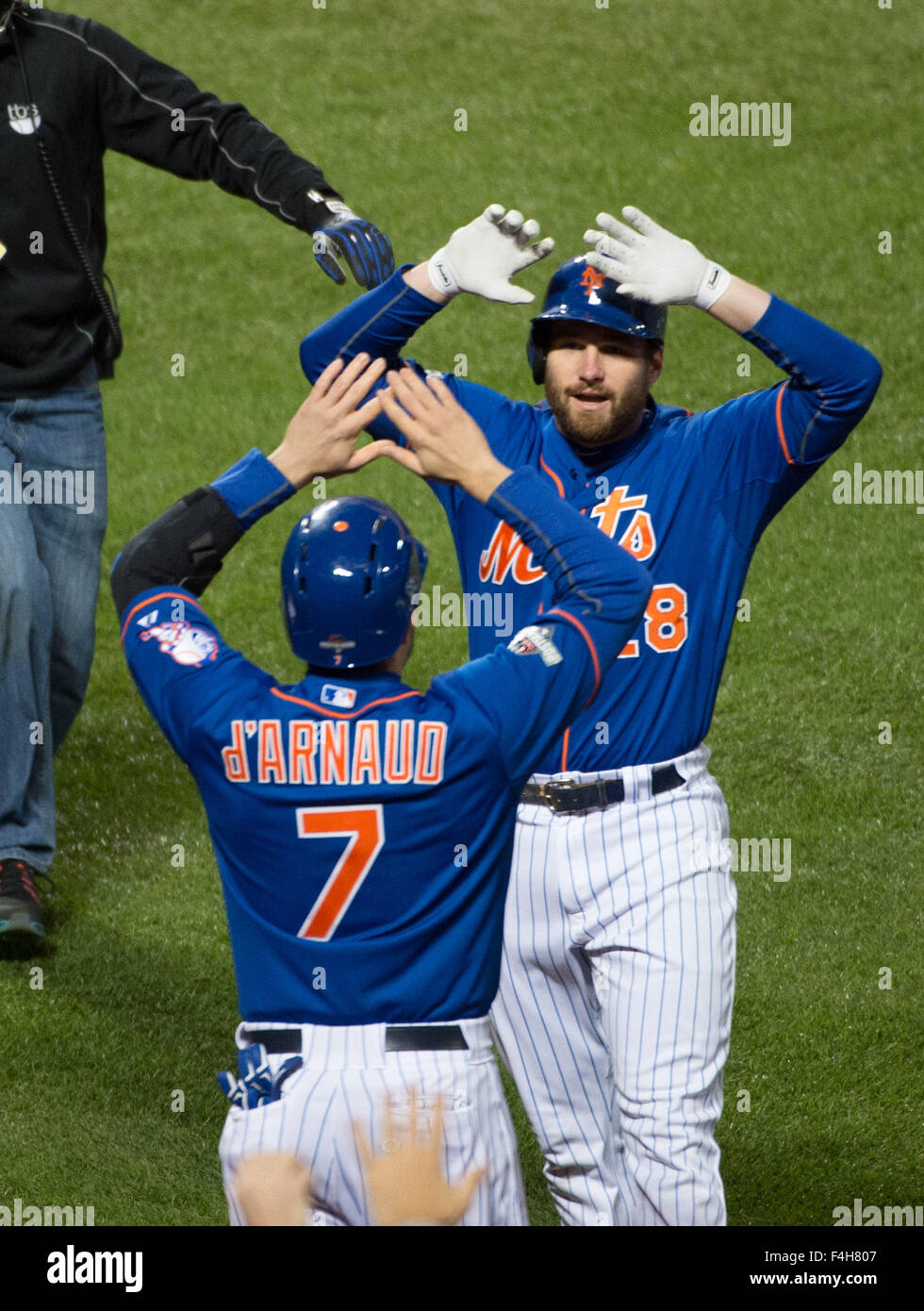 2,000 Travis d'arnaud Stock Pictures, Editorial Images and Stock