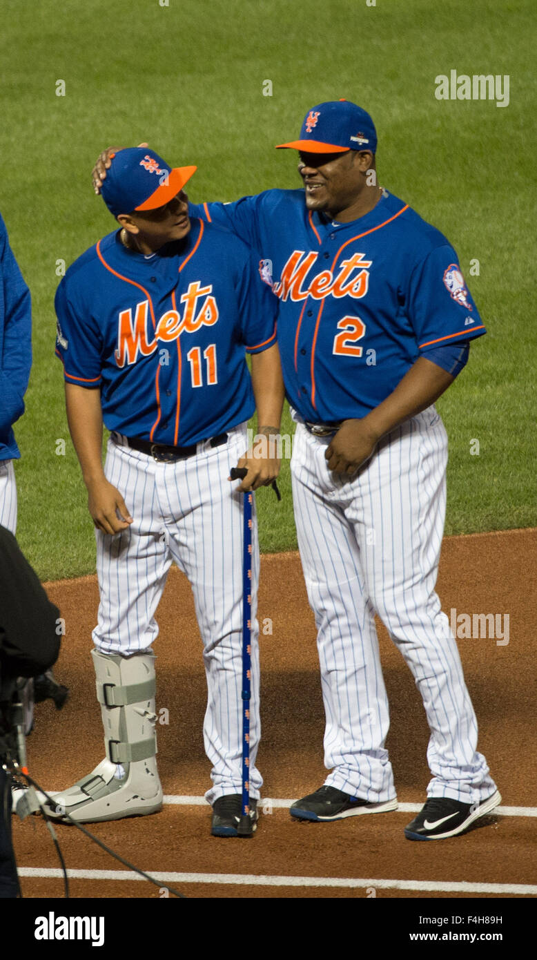 New York, NY, USA. 17th Oct, 2015. New York Mets shortstop RUBEN TEJADA (11) during introductions prior to Game 1 of baseball's National League Championship Series at Citi Field, Saturday, Oct. 17, 2015. © Bryan Smith/ZUMA Wire/Alamy Live News Stock Photo