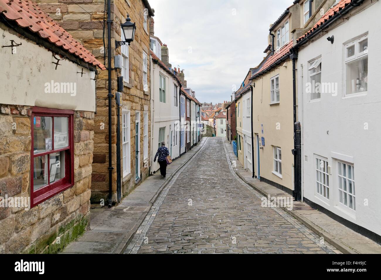 Henrietta Street in old Whitby town North Yorkshire Stock Photo Alamy