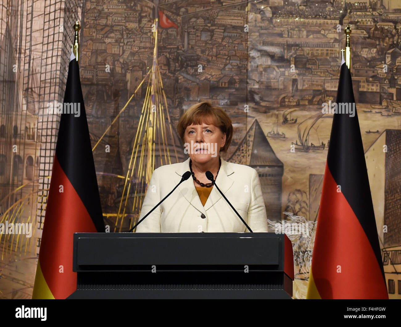 (151018) -- ISTANBUL, Oct. 18, 2015 (Xinhua) -- German Chancellor ...