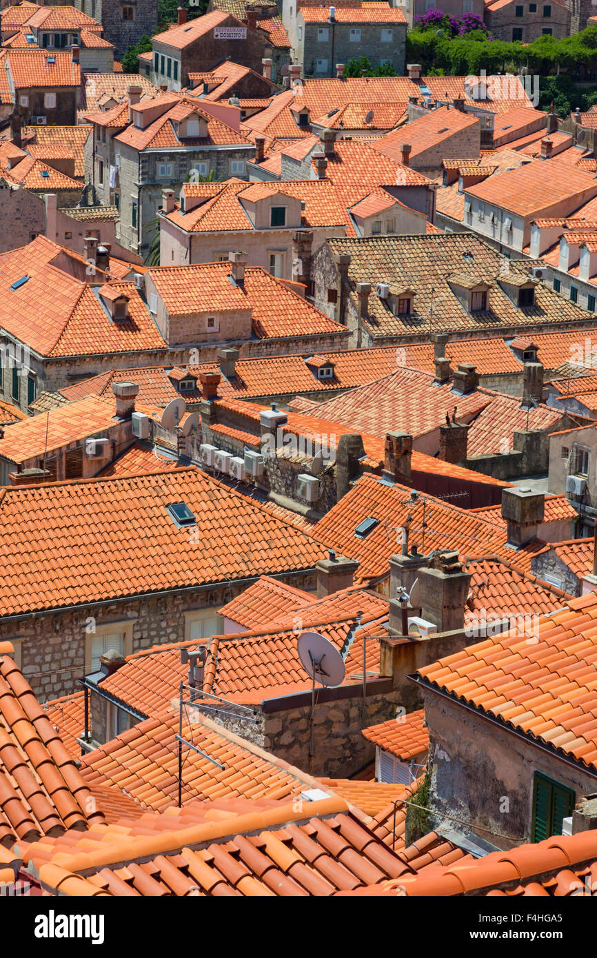 Rooftops hi-res stock photography and images - Alamy