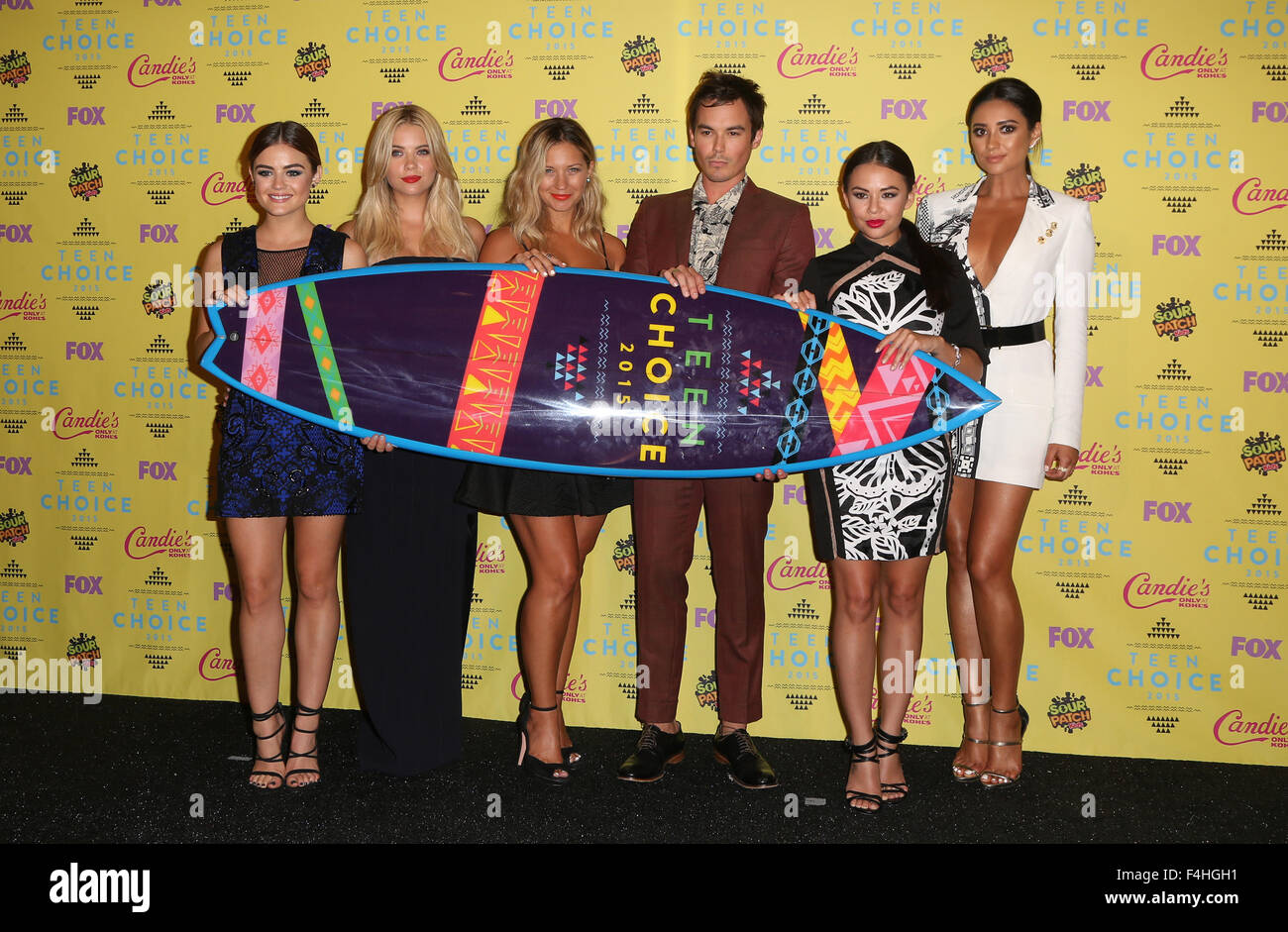 Teen Choice Awards 2015 - Press Room Featuring: Ashley Benson, Lucy Hale,  Vanessa Ray, Ian Harding, Janel Parrish, Shay Mitchell Where: Los Angeles,  California, United States When: 16 Aug 2015 Stock Photo - Alamy