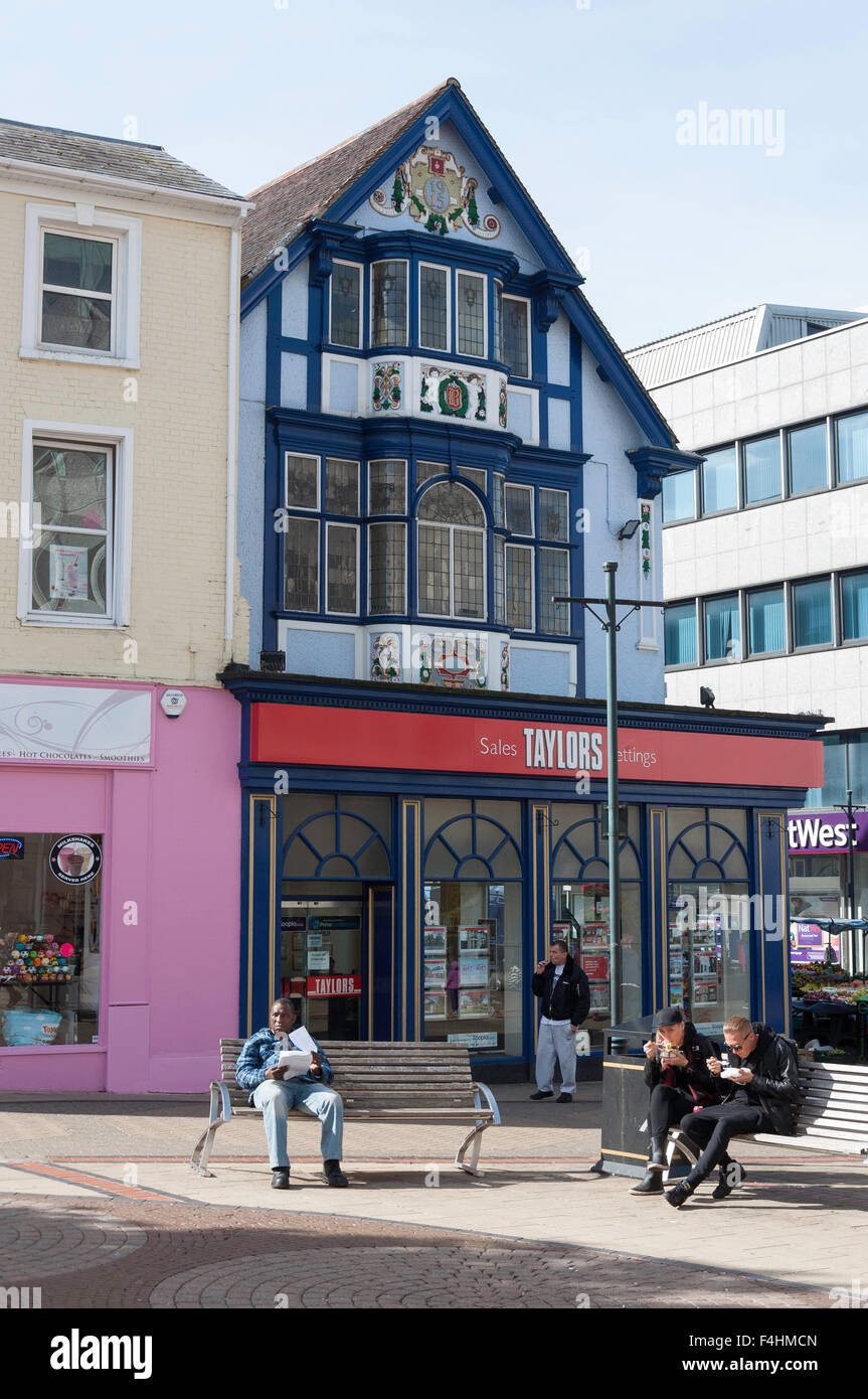 Ornate Edwardian building, cnr. & Chapel Streets, Luton Stock
