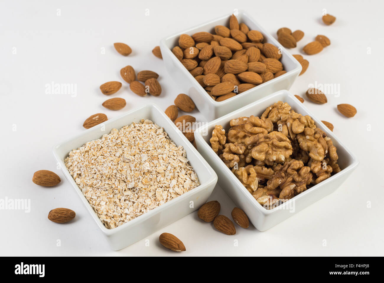 almonds, nuts, oats. frutos secos, buena salud y alimentacion. Good