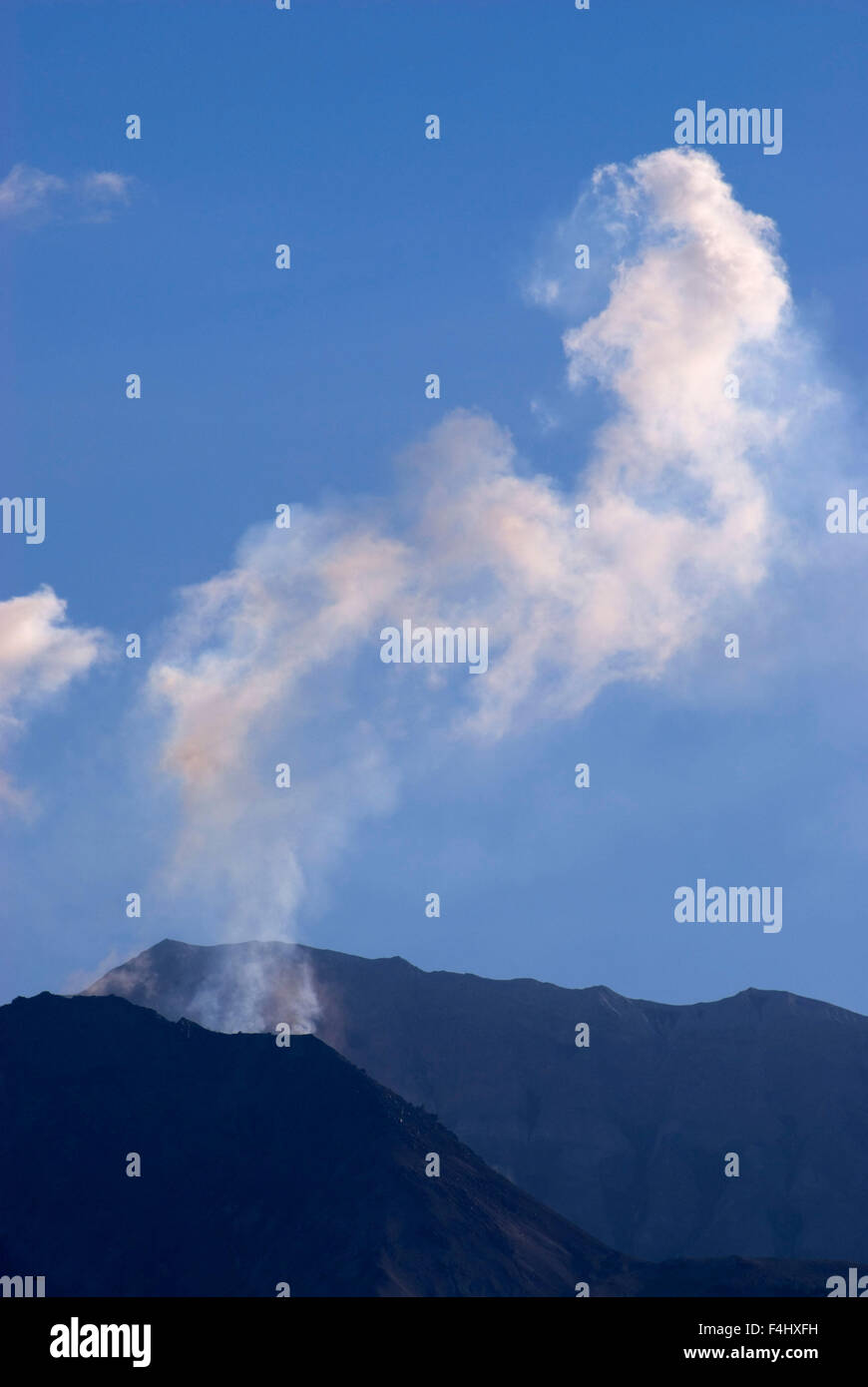 Mt st helens eruption hi-res stock photography and images - Alamy