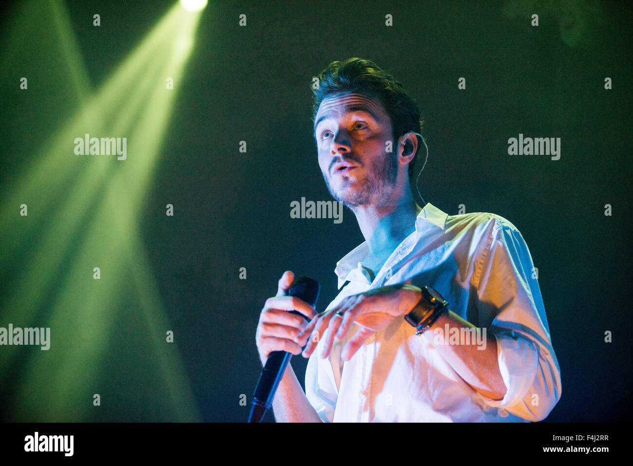 Glasgow, UK. 18th Oct, 2015. Singer Tom Smith of Editors performs live ...