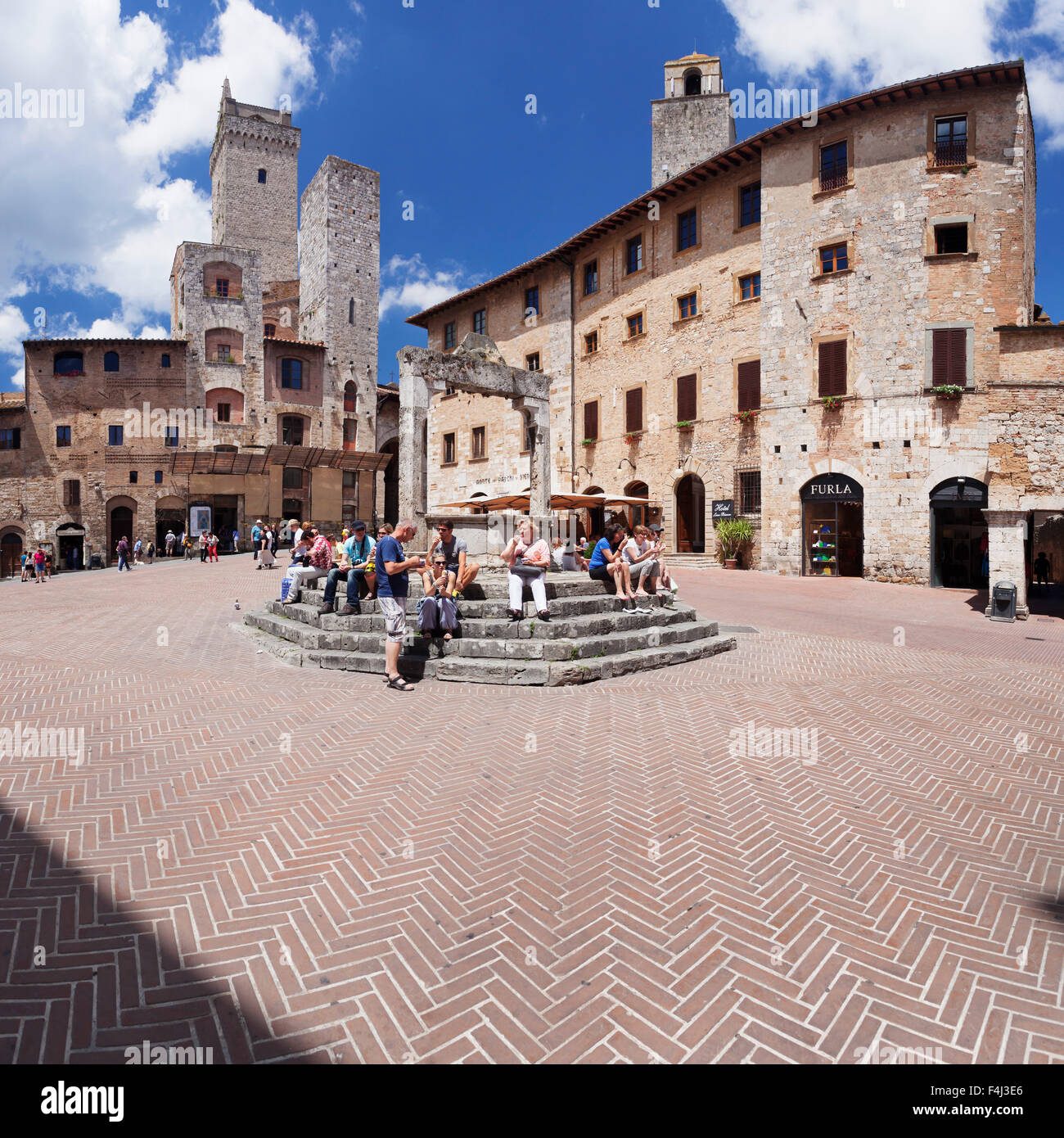 Piazza Della Cisterna San Gimignano UNESCO World Heritage Site Siena 