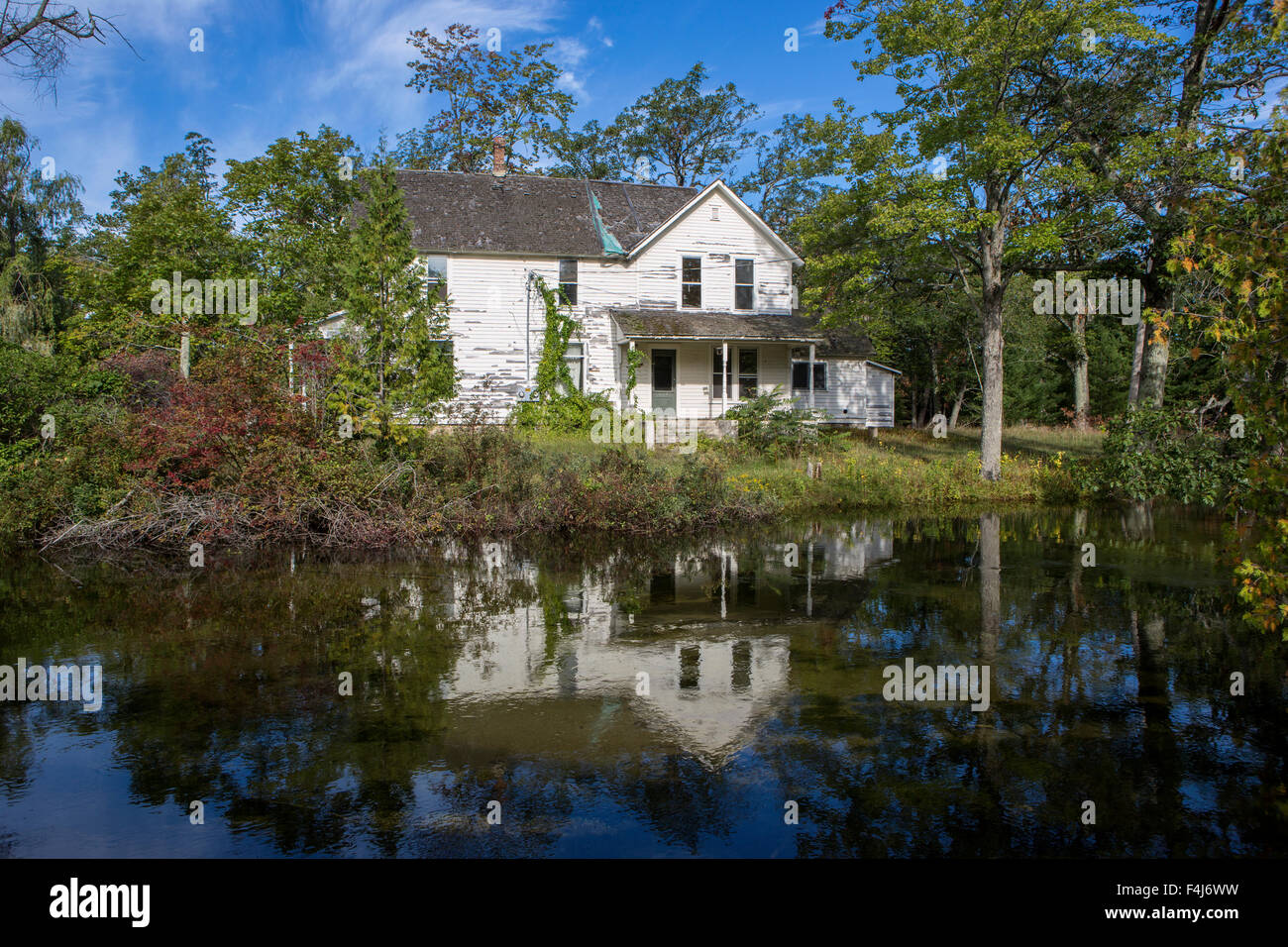 Derelict cottage at Glen Arbor, Michigan Stock Photo Alamy