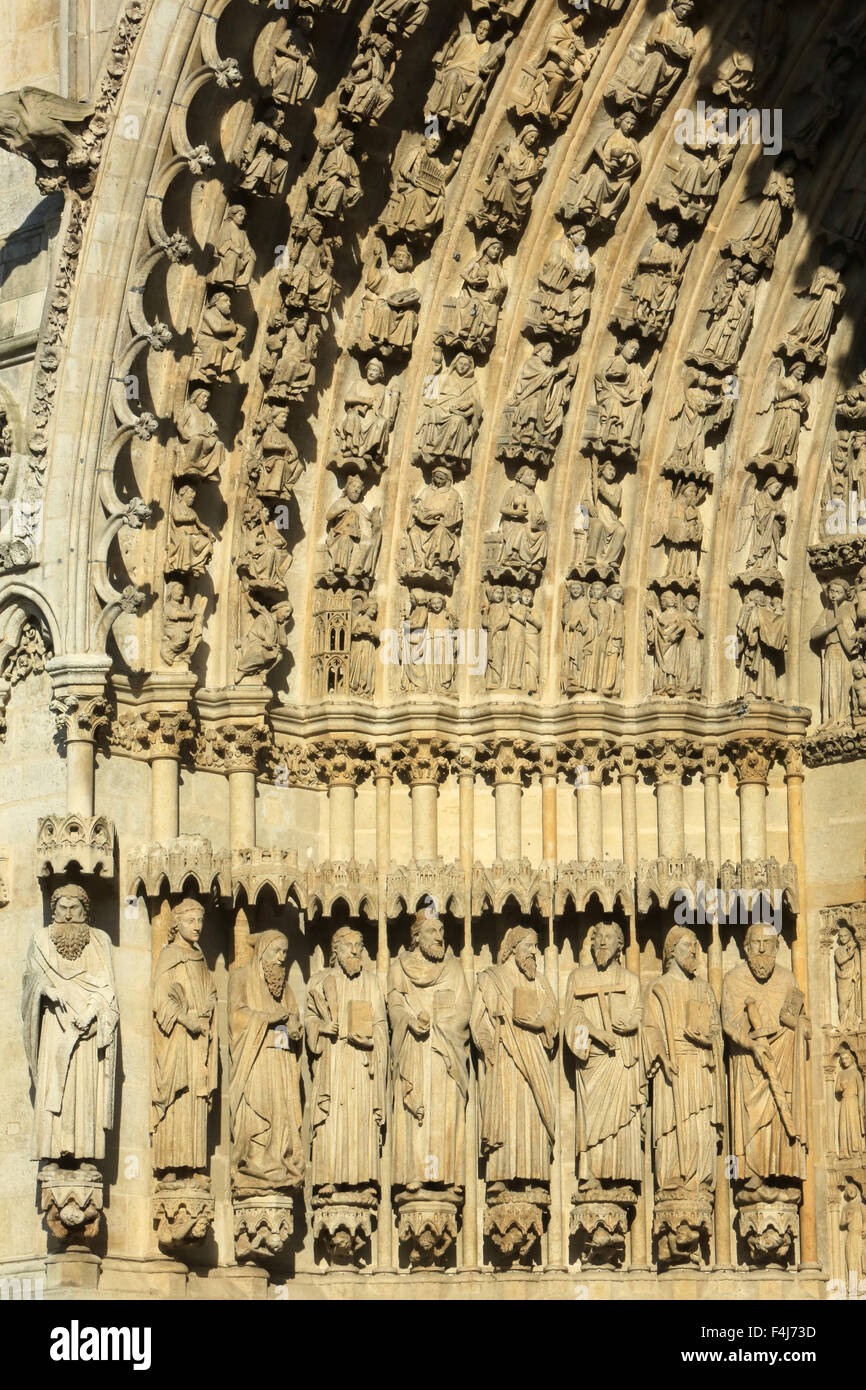 Statues of apostles and prophets in the splay and the left sidewall of the central portal, Amiens Cathedral, Picardy, France Stock Photo