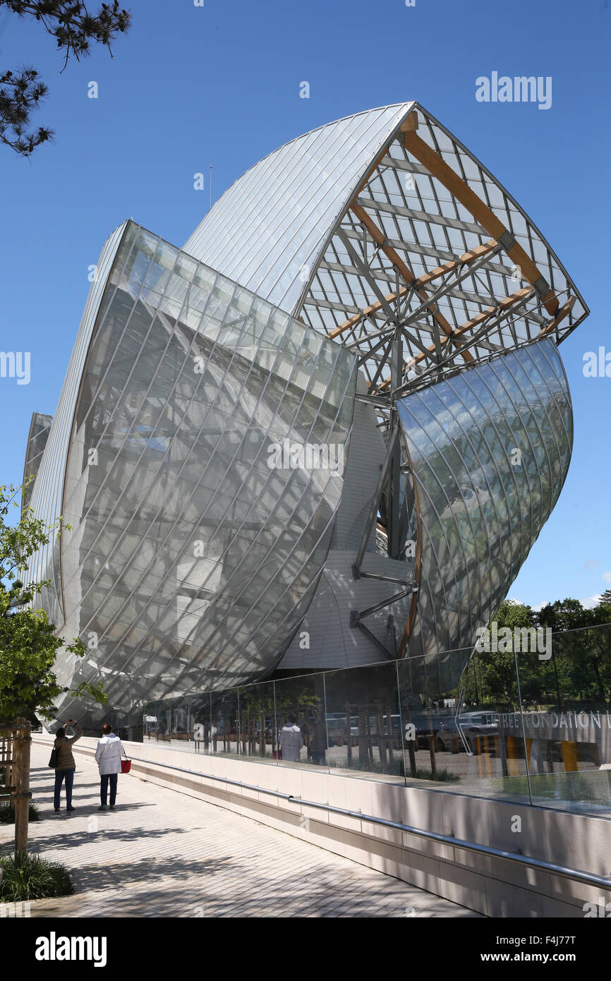 Louis Vuitton Foundation (Fondation Louis-Vuitton), Art Museum, Architect Frank Gehry, Paris, France, Europe Stock Photo