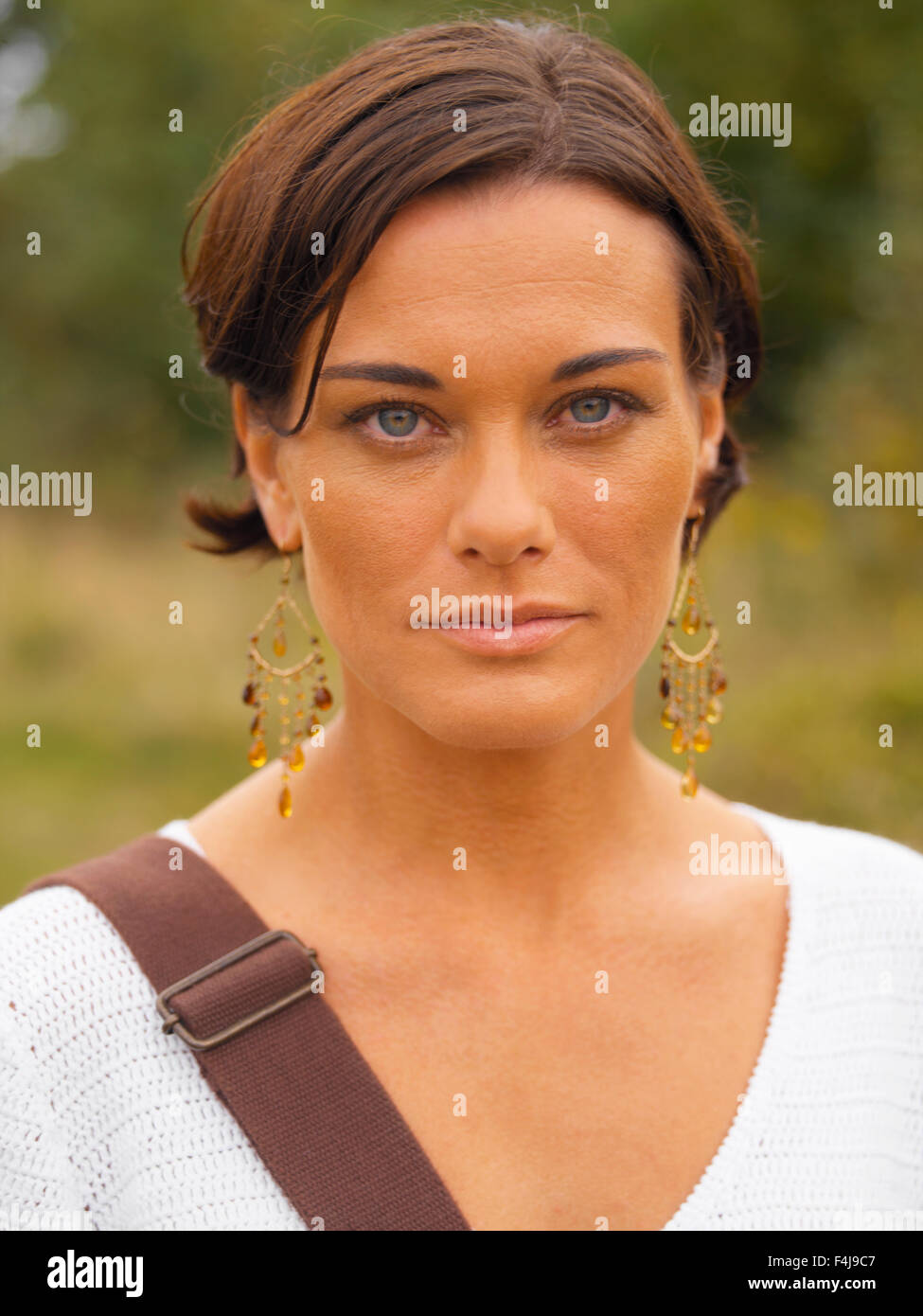 Brunette beauty portrait hi-res stock photography and images - Alamy