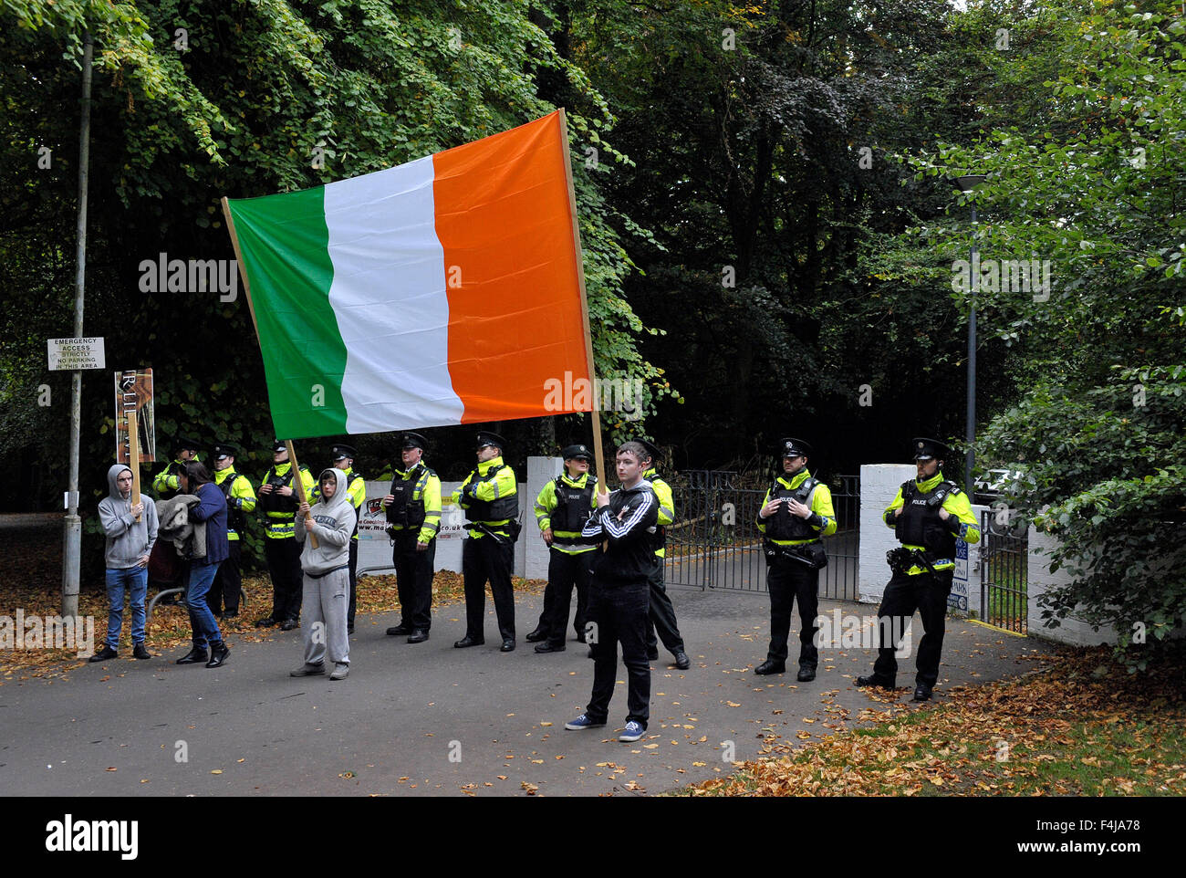 The dissident republican group Republican Network for Unity (RNU) protest at a police Service of Northern Ireland (PSNI) event. Stock Photo