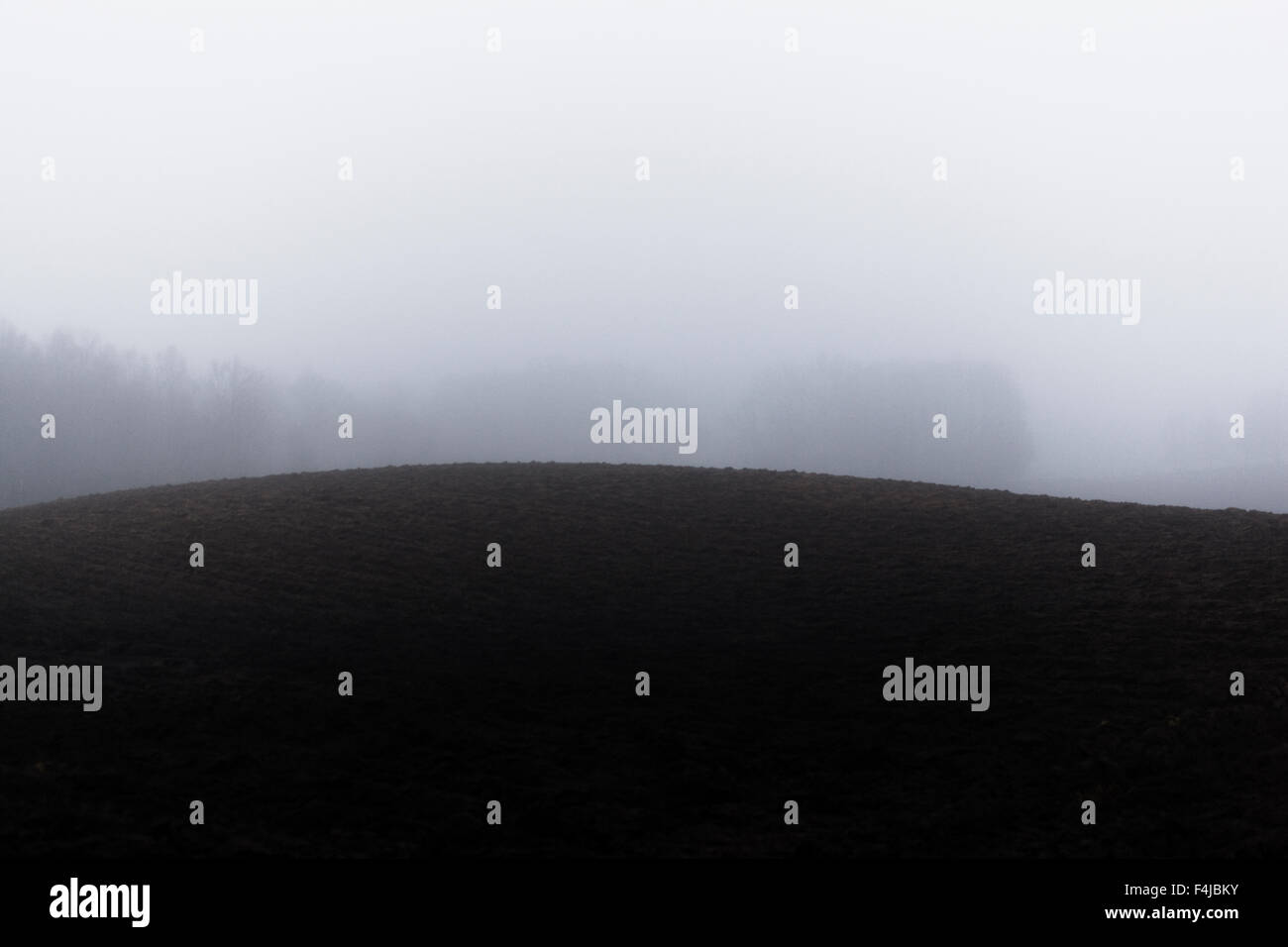 Fog over hill hi-res stock photography and images - Alamy