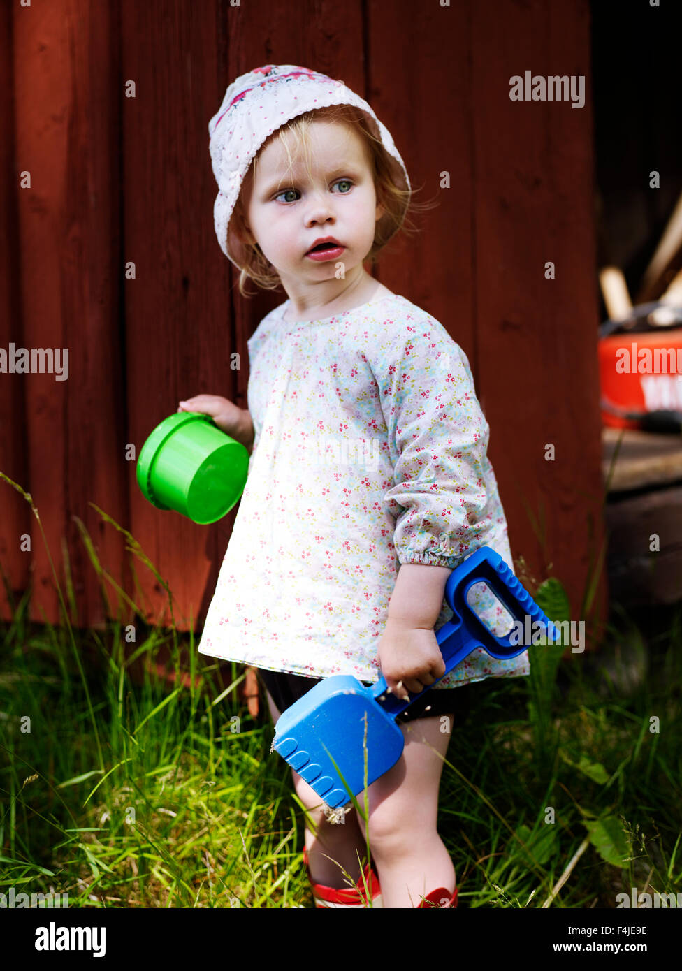 Children bucket spade hi-res stock photography and images - Alamy