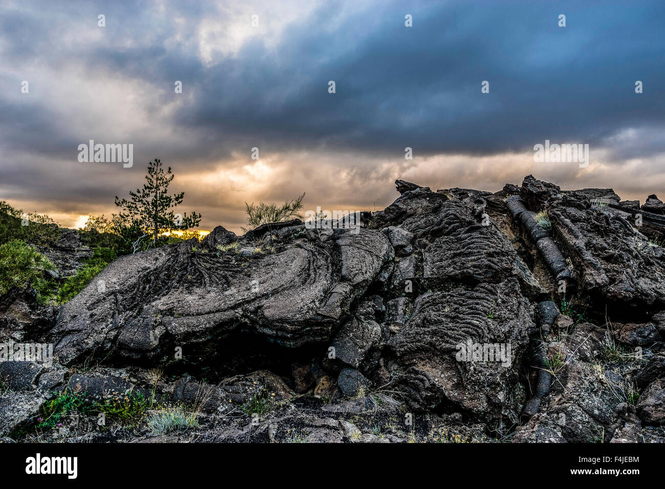 Etna: washing rope. The amazing plots of lava that characterizes the northern slope of Etna. Impressive, majestic with curious geometries Stock Photo