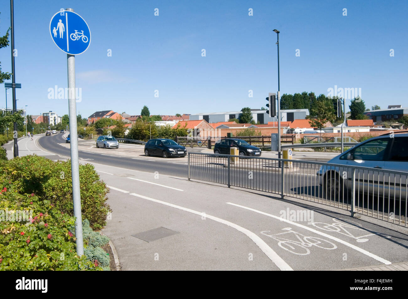 is it illegal to cycle on a footpath