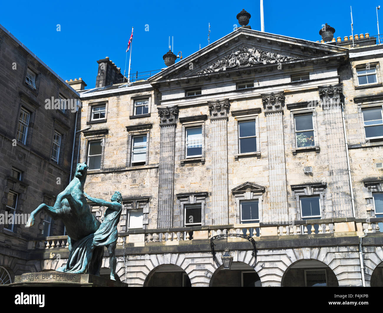 Royal mile edinburgh statue hires stock photography and images Alamy