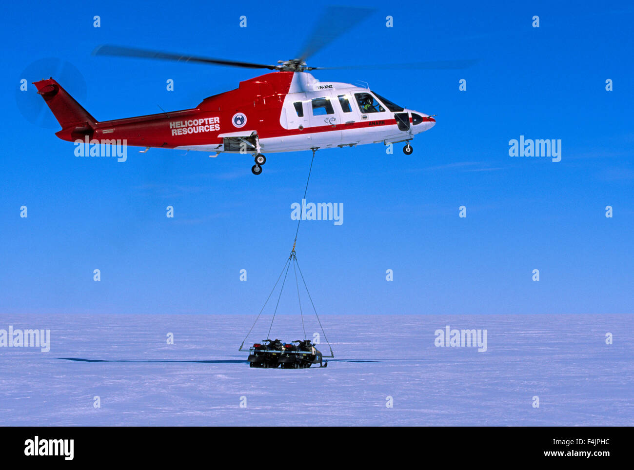 Flying helicopter frozen motion hi-res stock photography and images - Alamy