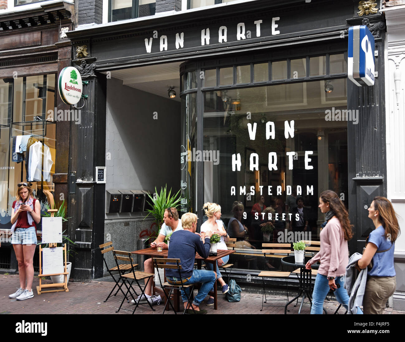 Van Harte - People shopping  Small bar restaurant  Shop ( de negen straatjes - nine little streets )  Jordaan quarter of Amsterdam The Netherlands Stock Photo