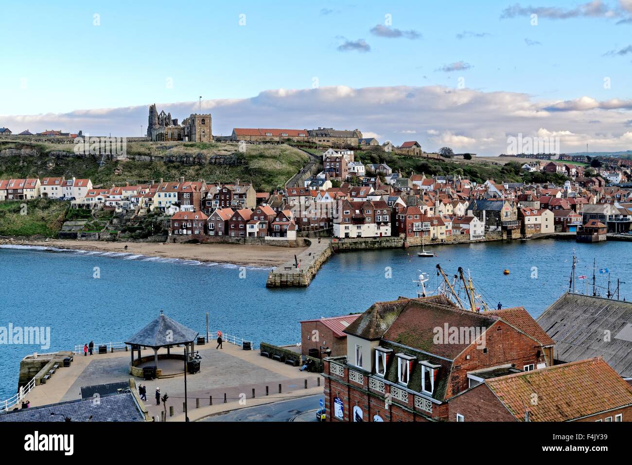 Uk houses rooftops autumn hi-res stock photography and images - Alamy