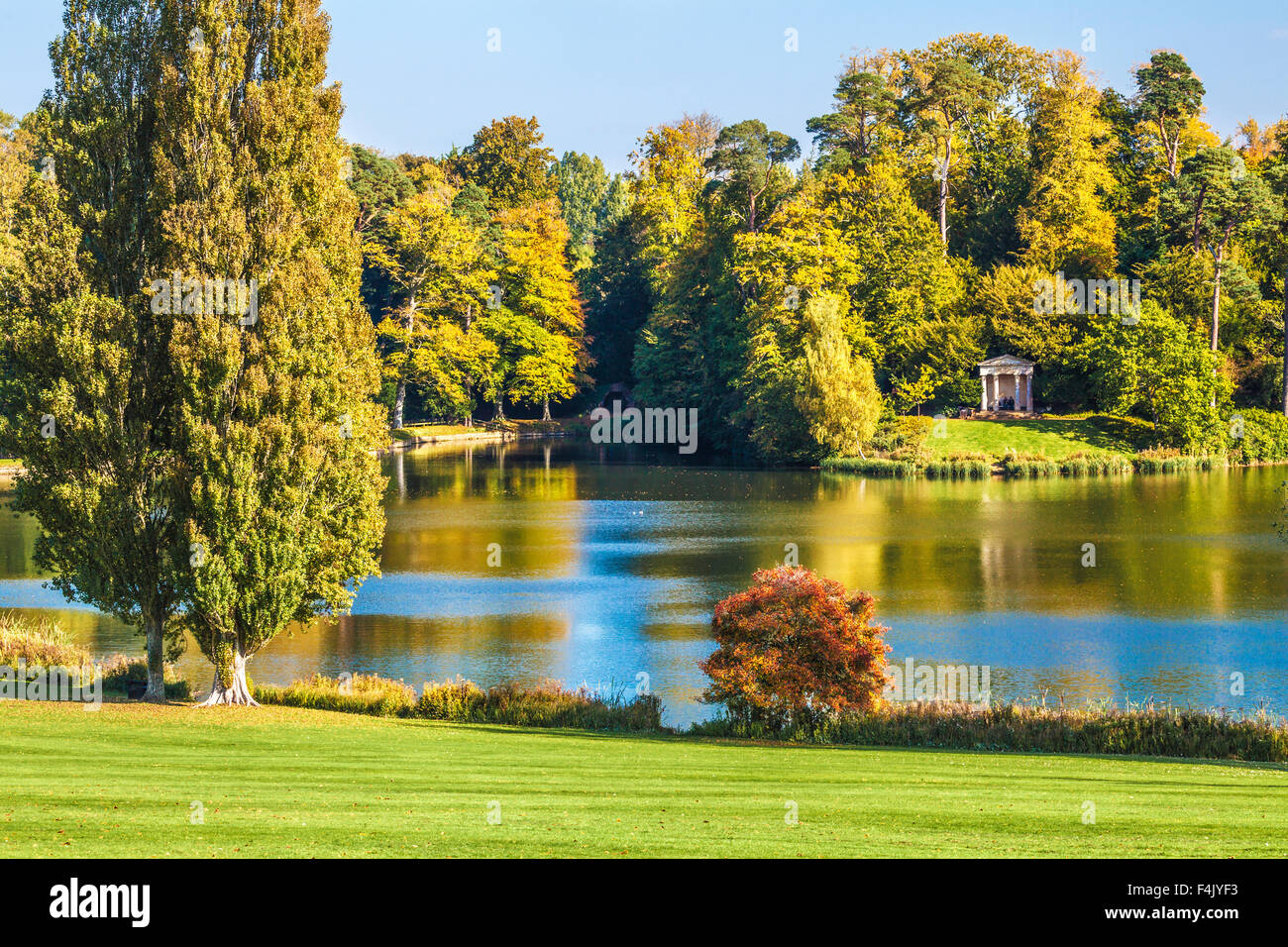 Autumnal view of the lake and Doric Temple on the  Bowood Estate in Wiltshire. Stock Photo