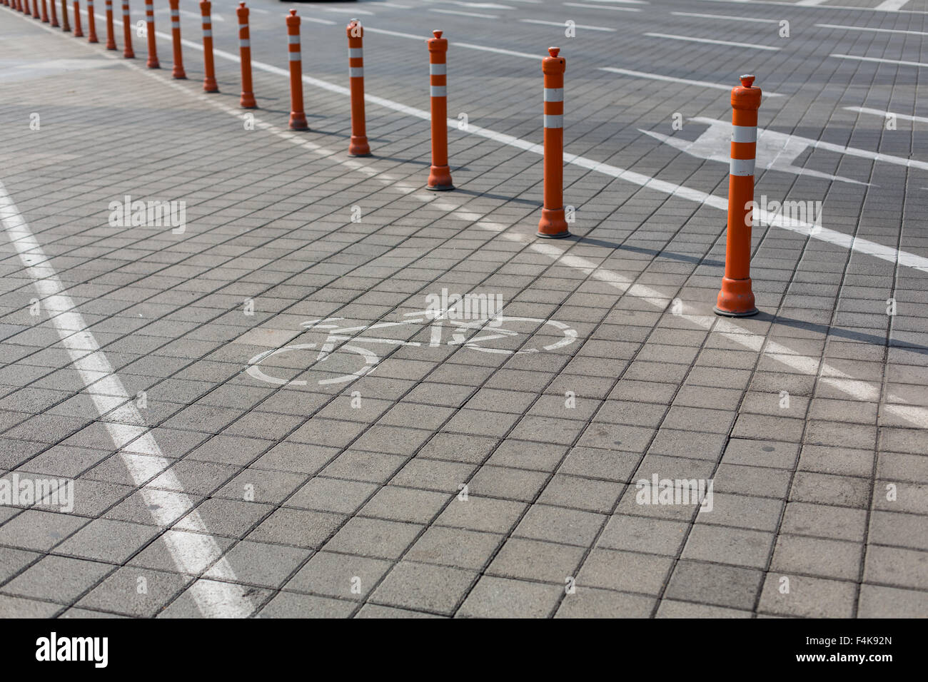 urban ciclyng lane, bicycle path, bike path, bike lane Stock Photo