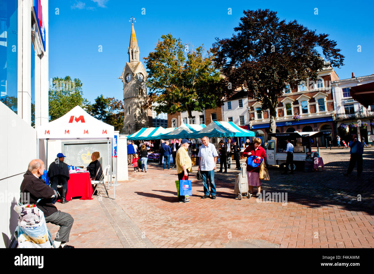 Market day at Aylesbury, Buckinghamshire Stock Photo Alamy