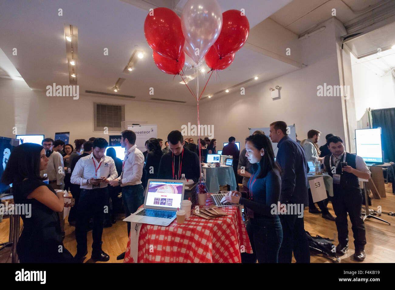 Visitors and job seekers crowd the Techweek expo in New York event on Thursday, October 15, 2015. Thousands of visionaries and entrepreneurs attended to network with established and start-up technology companies. (© Richard B. Levine) Stock Photo