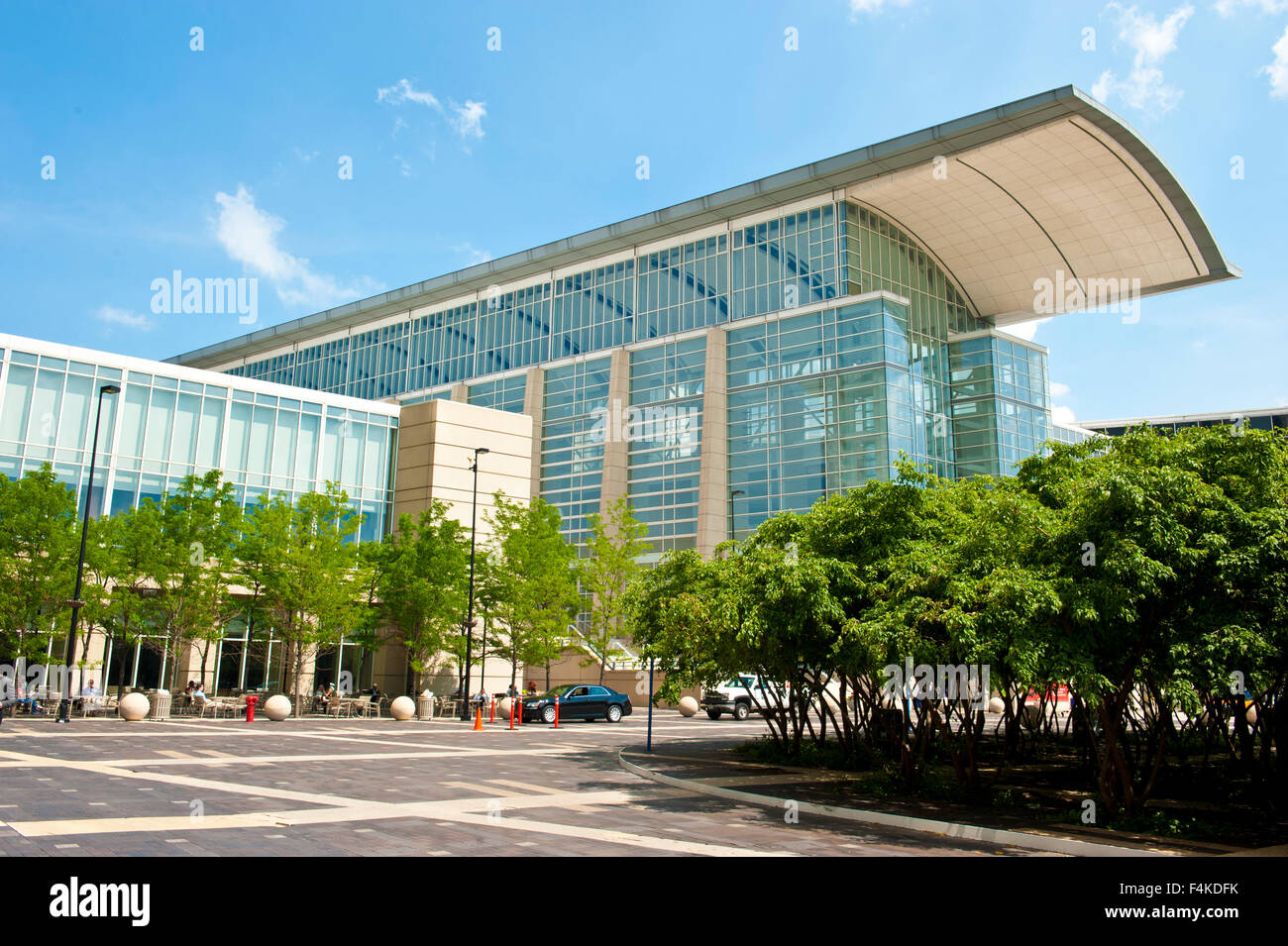 Modern Commercial Building Stock Photo - Alamy