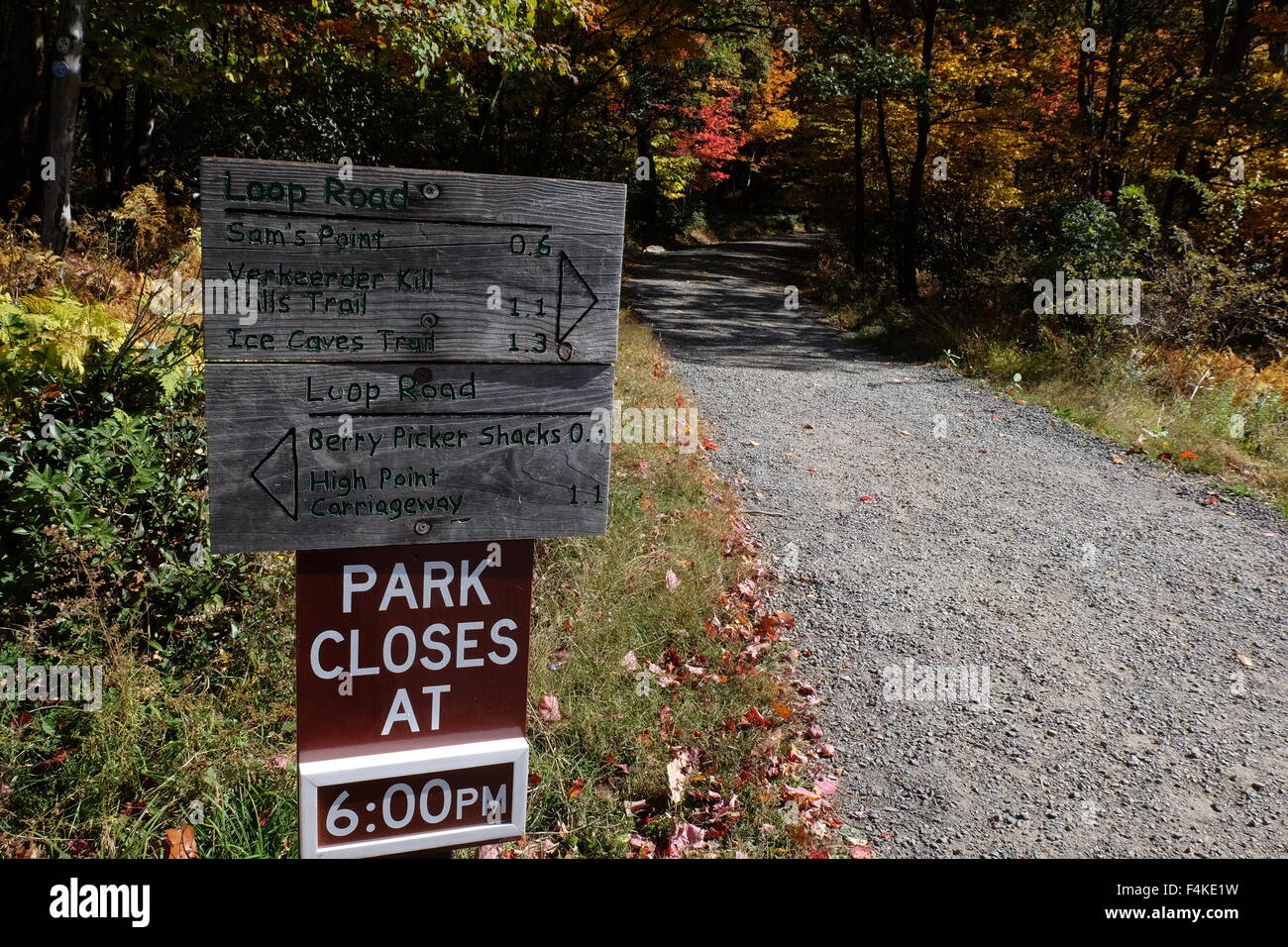 loop road hiking sign for sam's point in the cat skills,ny photo by jen lombardo Stock Photo