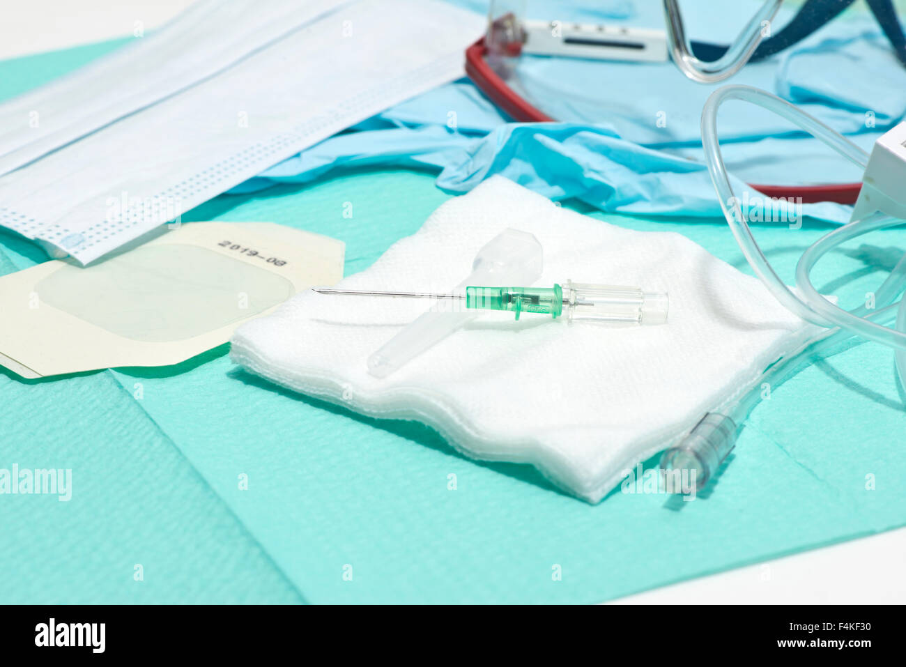 18 gauge IV catheter Stock Photo Alamy