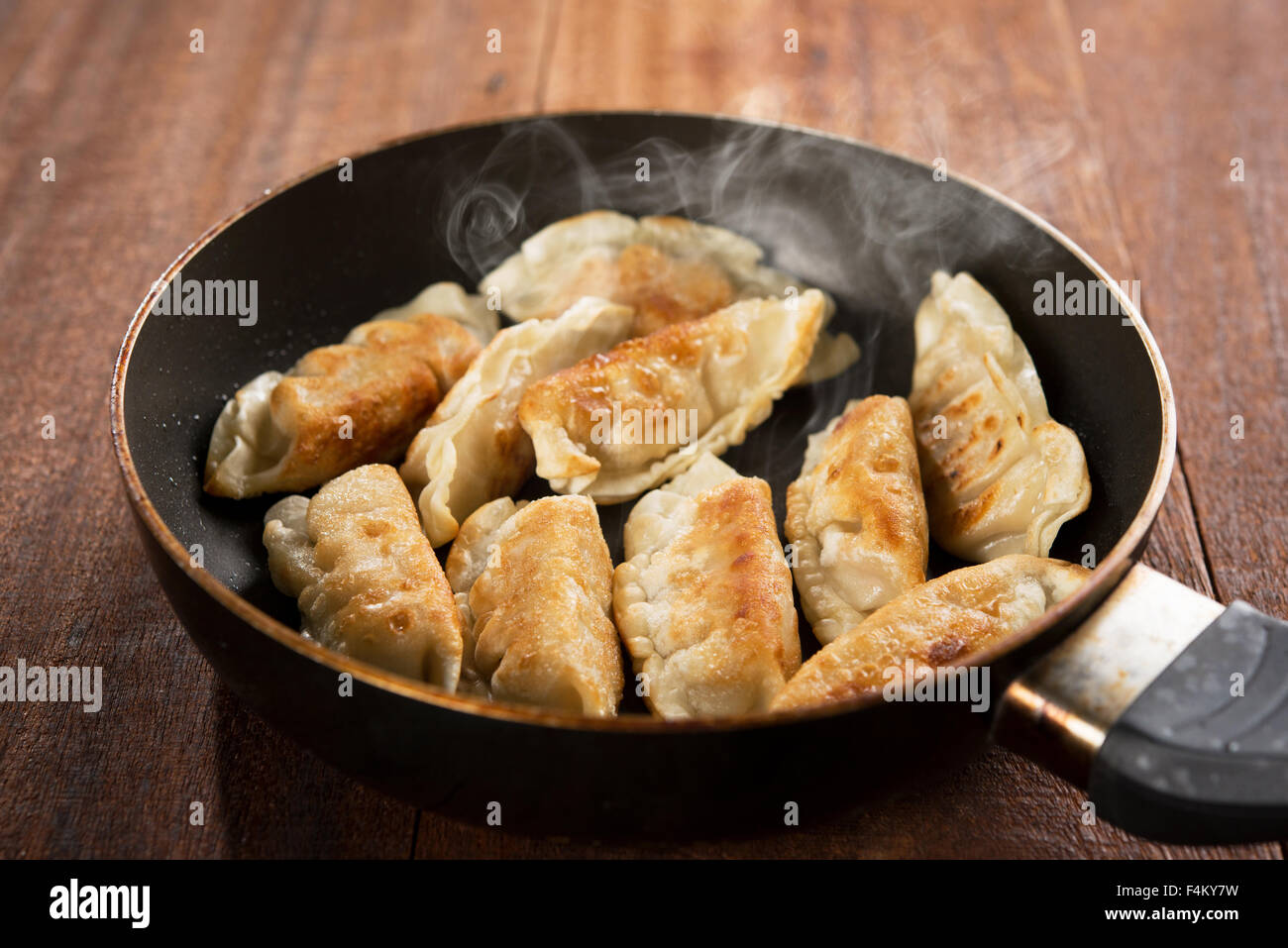 Chinese frying pan hires stock photography and images Alamy