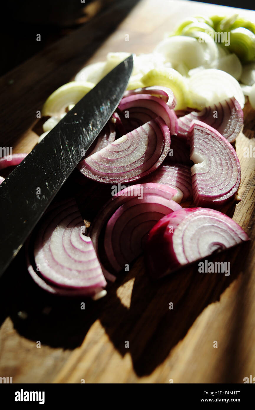 Sliced onions hi-res stock photography and images - Alamy