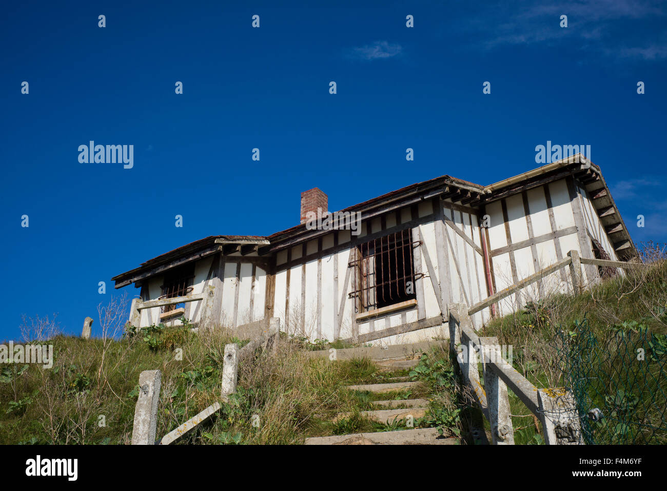 Cliff erosion house hires stock photography and images Alamy