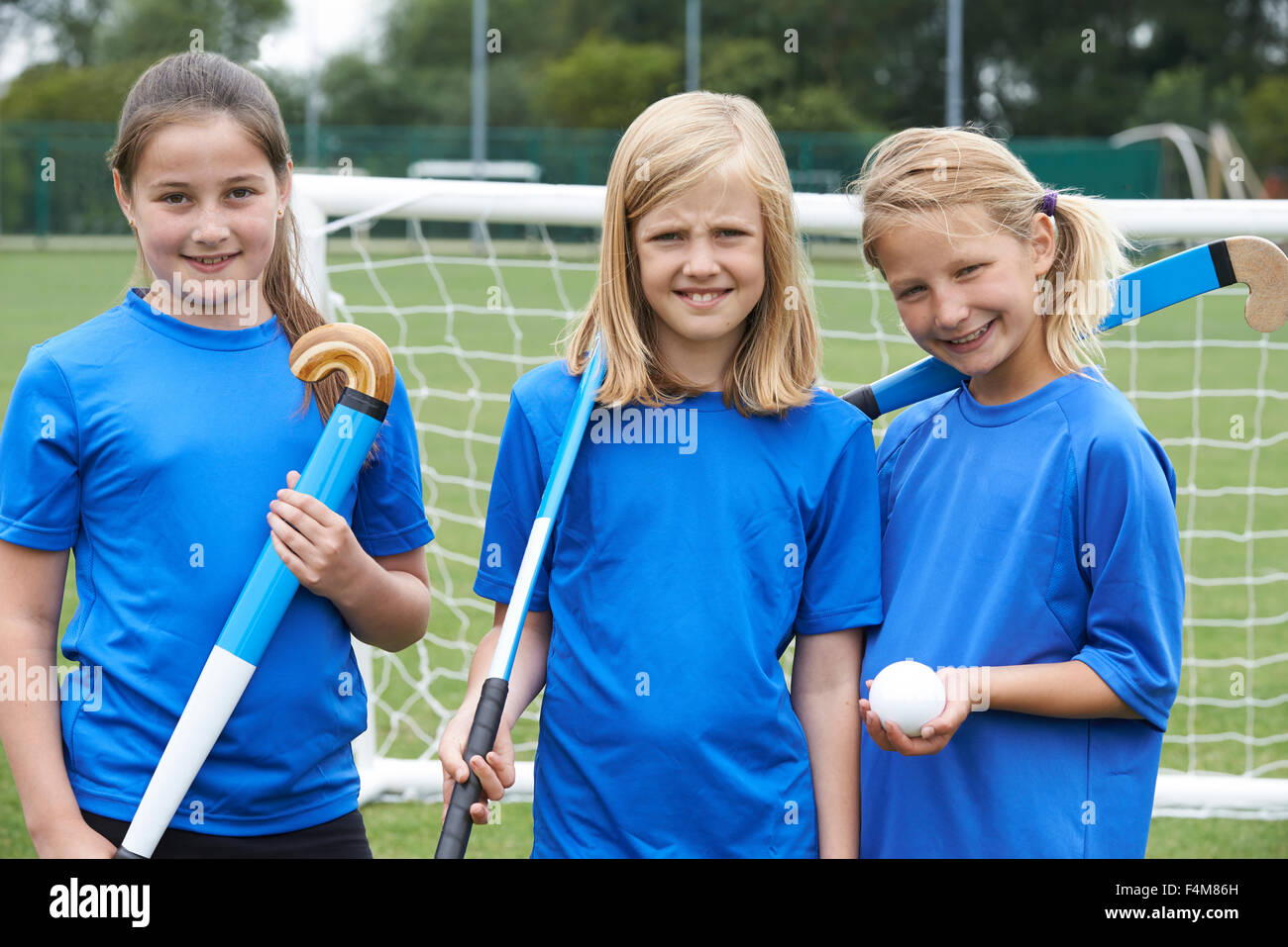 Girl playing field hockey hires stock photography and images Alamy