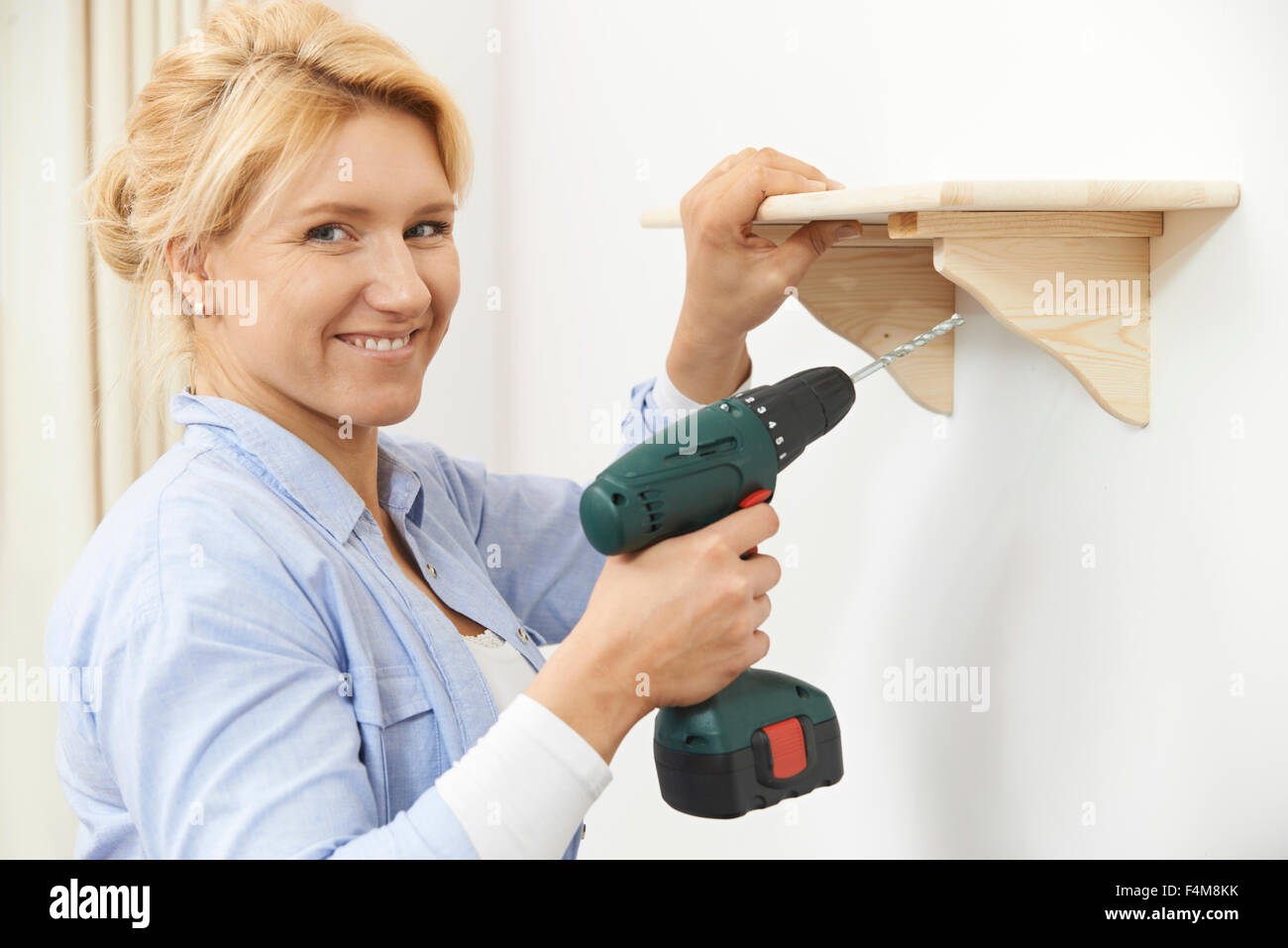 Shelf drilling hires stock photography and images Alamy