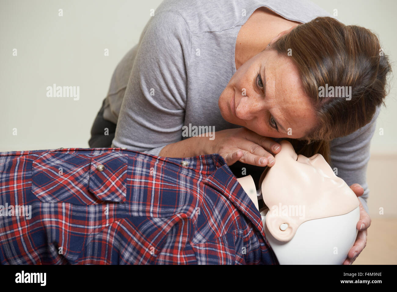 Cpr Dummy High Resolution Stock Photography and Images Alamy