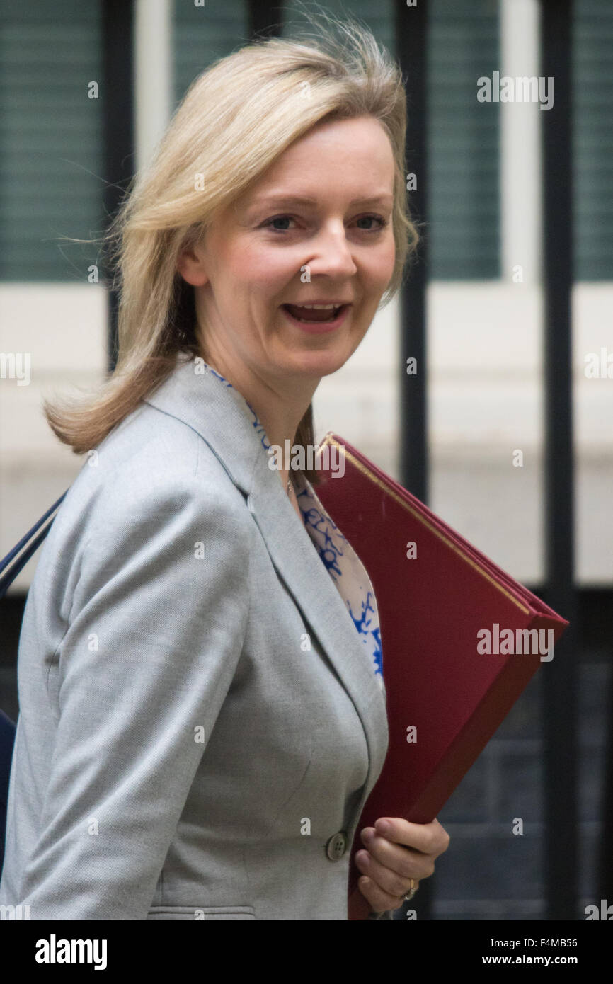 Elizabeth truss hi-res stock photography and images - Alamy