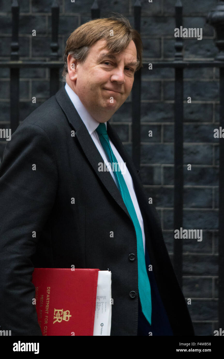 Downing Street, London, October 20th 2015. Secretary of State for Culture, Media and Sport John Whittingdale leaves 10 Downing Street after attending the weekly cabinet meeting Credit:  Paul Davey/Alamy Live News Stock Photo
