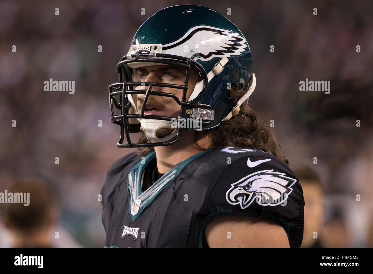 Philadelphia, Pennsylvania, USA. 19th Oct, 2015. Philadelphia Eagles guard Dennis Kelly (67) looks on during the NFL game between the New York Giants and the Philadelphia Eagles at Lincoln Financial Field in Philadelphia, Pennsylvania. The Philadelphia Eagles won 27-7. Christopher Szagola/CSM/Alamy Live News Stock Photo