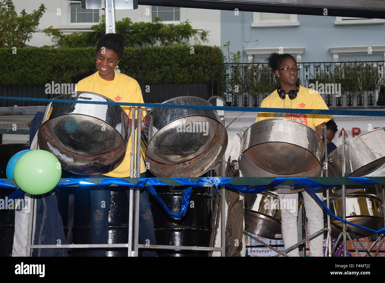 calypso steel band float music notting hill carnival Stock Photo Alamy