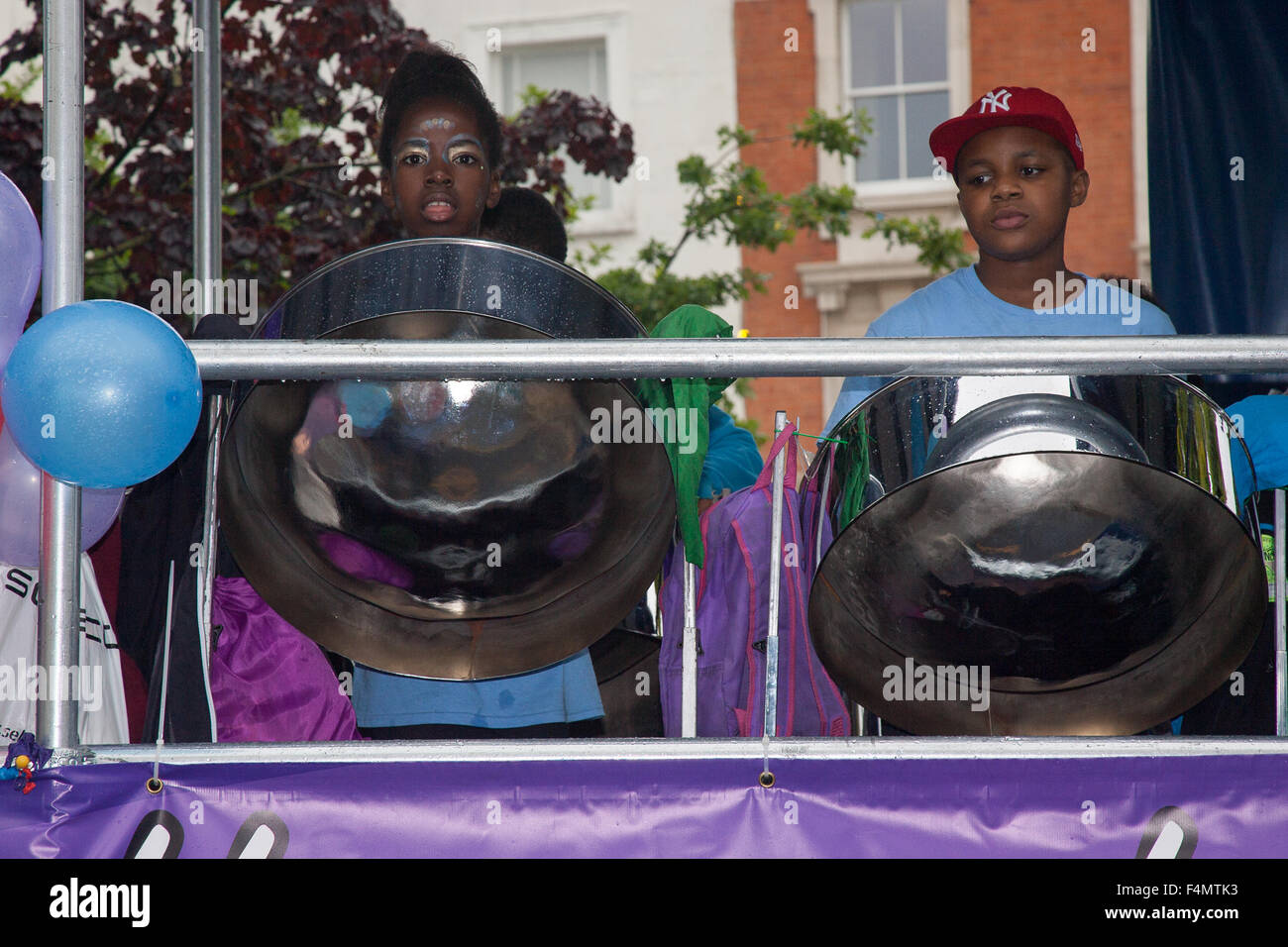 calypso steel band float music notting hill carnival Stock Photo Alamy