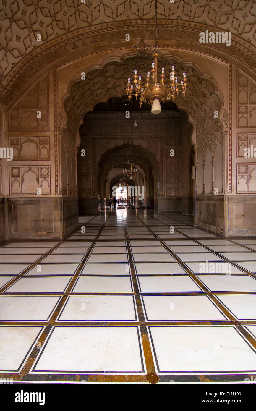 Interior archway in Badshahi Mosque, Lahore, Pakistan Stock Photo - Alamy