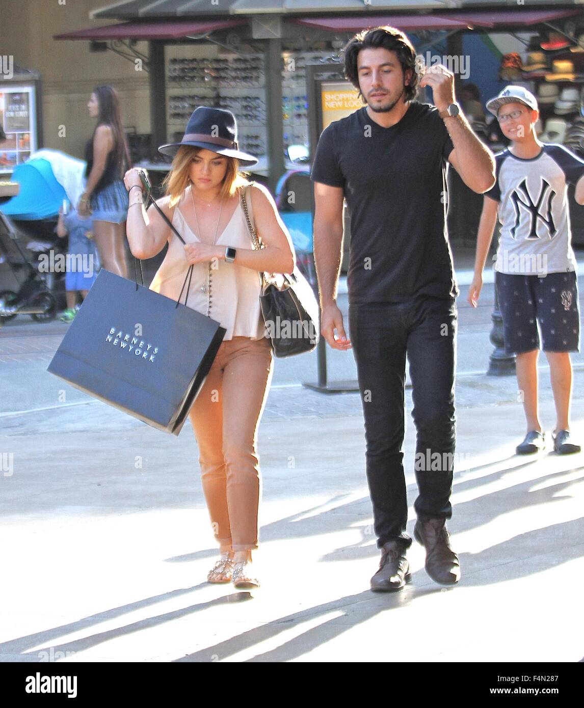 lucy hale boyfriend lucy hale boyfriend