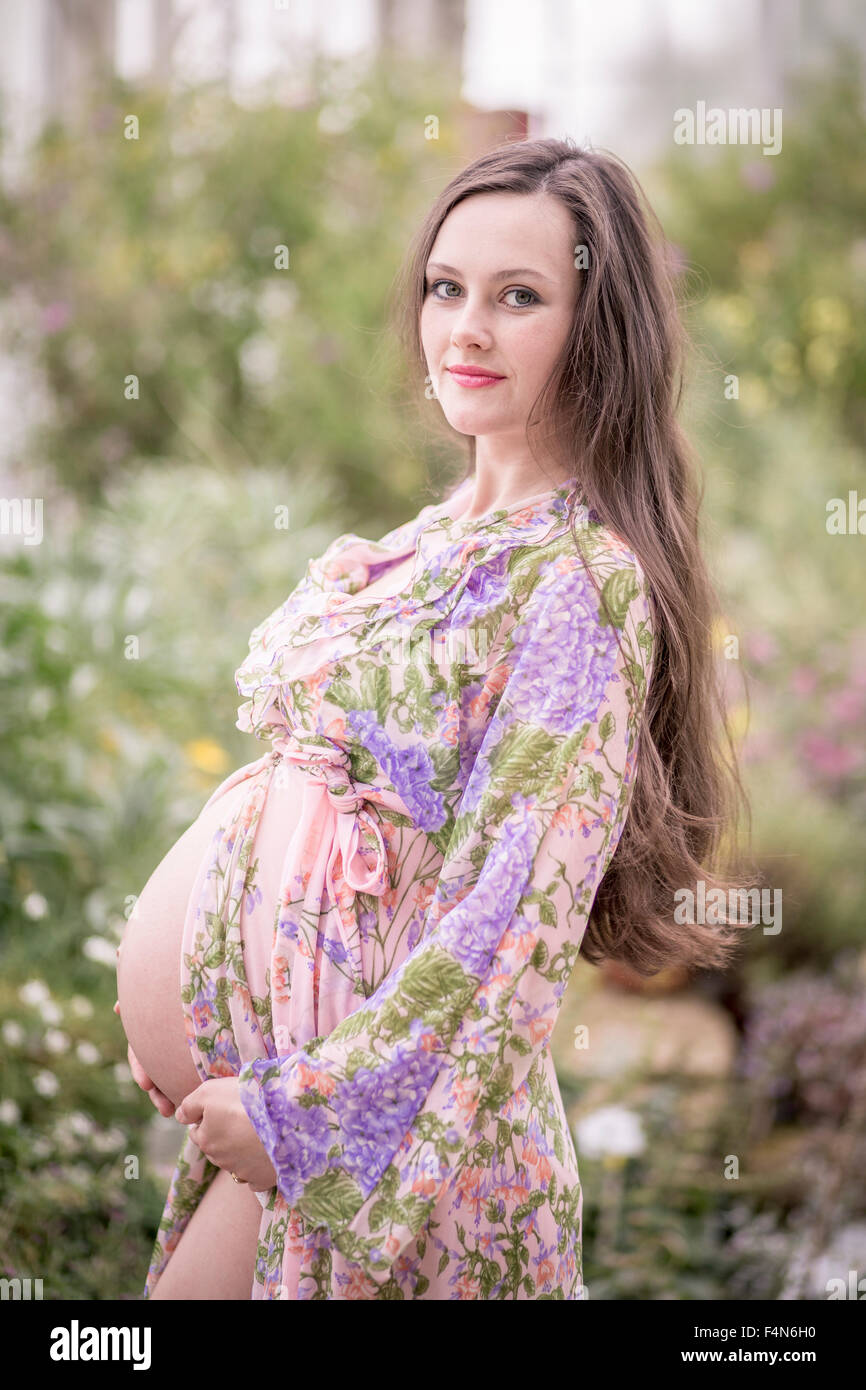 Beautiful pregnant woman brown hair hi-res stock photography and images ...