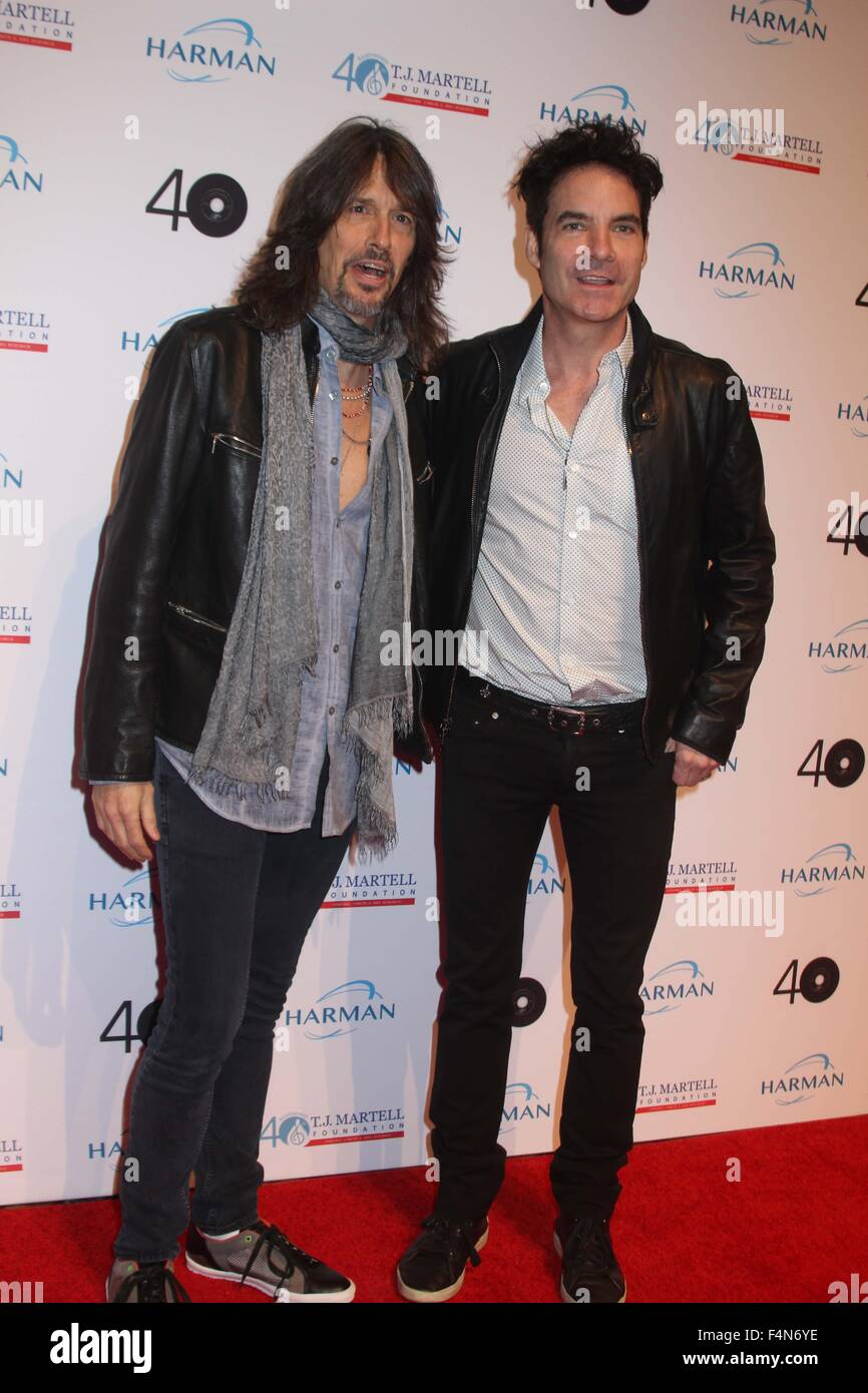New York, New York, USA. 15th Oct, 2015. L-R FOREIGNER LEAD SINGER KELLY HANSEN PAT MONAHAN ATTEND THE TJ MARTELL 40TH ANNIVERSARY NY GALA AT CIPIRIANI WALL STREET ON 10/15/2015 IN NYC © Mitchell Levy/Globe Photos/ZUMA Wire/Alamy Live News Stock Photo