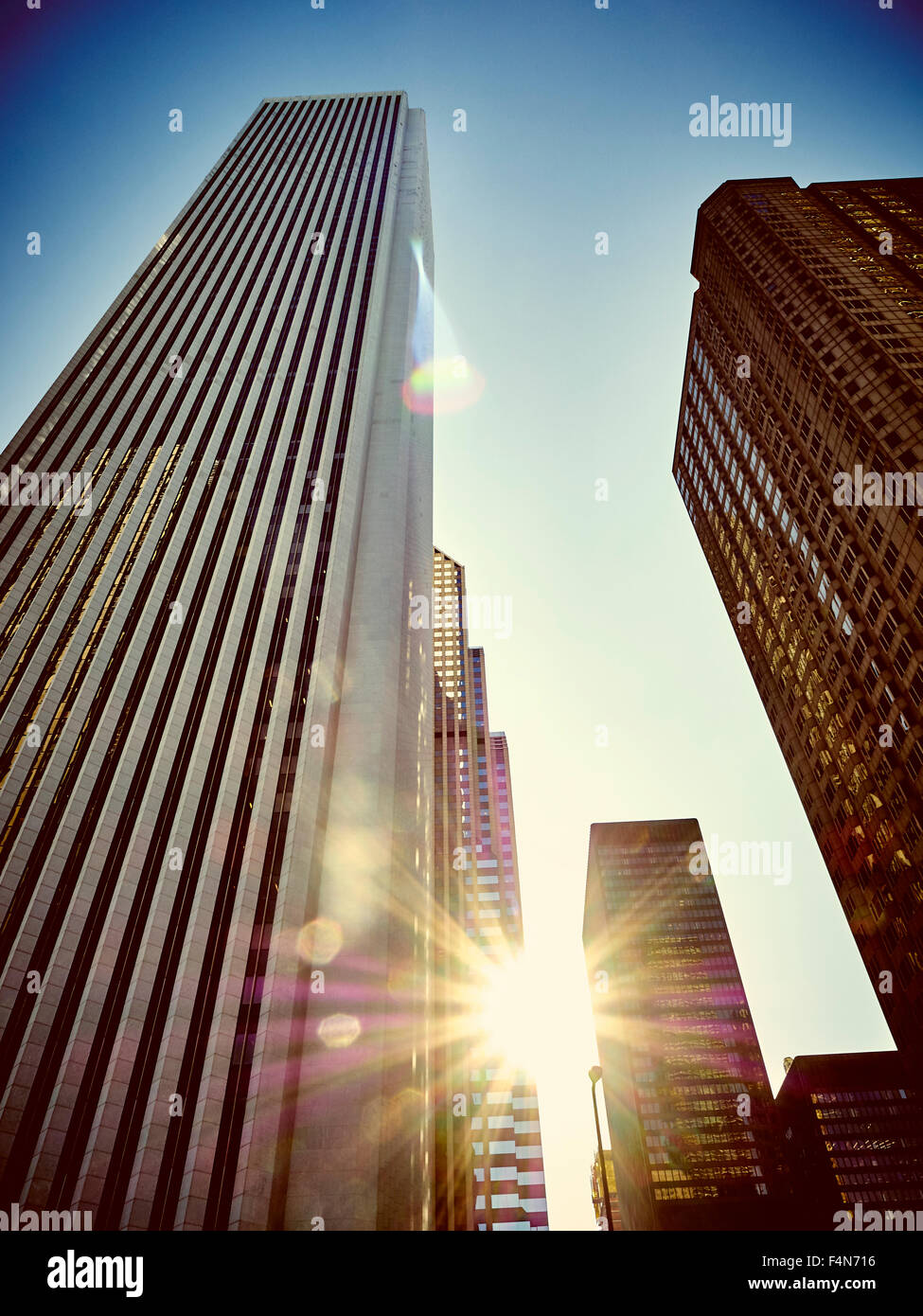 Low rise buildings chicago hi-res stock photography and images - Alamy