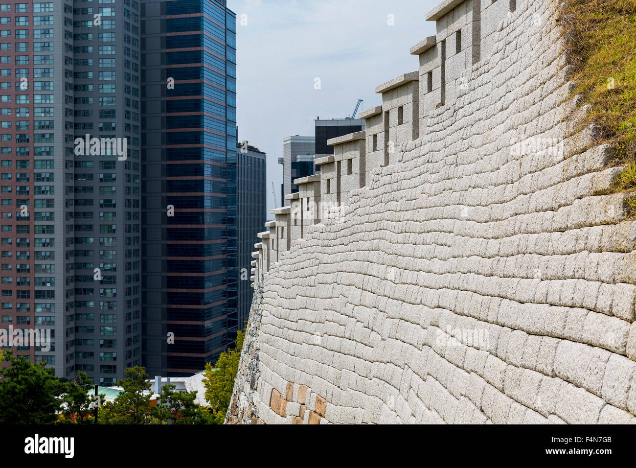 Seoul old city walls and modern business district Stock Photo Alamy