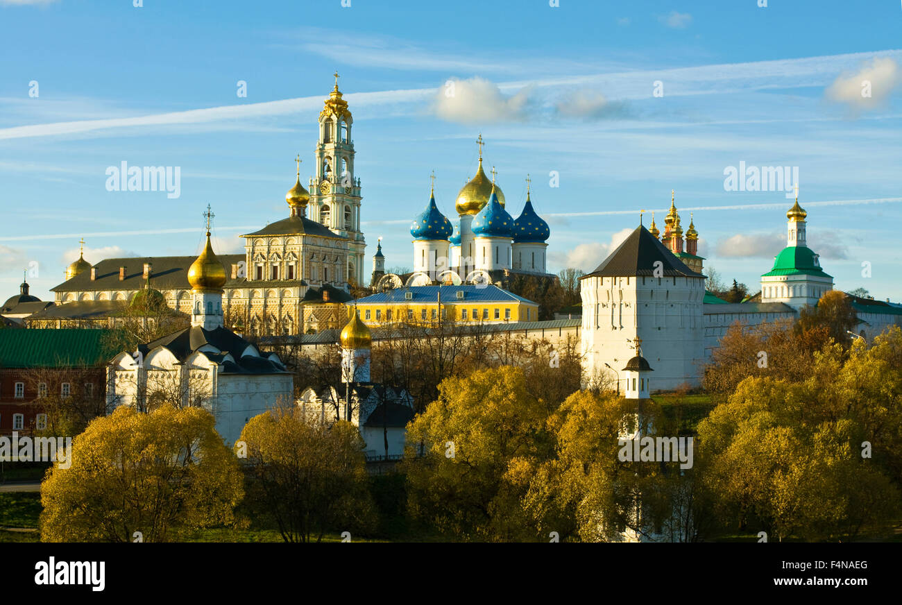 Сергиев посад фото монастырь. Троице-Сергиева Лавра Сергиев Посад. Сергиев посадтроицв Сергия Лавра. Город Сергиев Посад монастырь Троице - Сергиева Лавра. Сергиев Посад в Троице- Сергиеву Лавру.