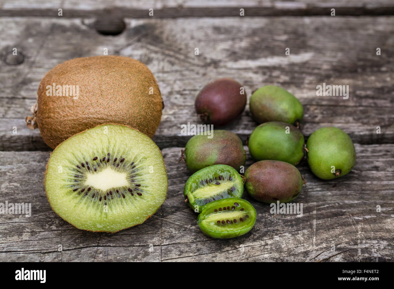 Kiwis fruit hi-res stock photography and images - Alamy